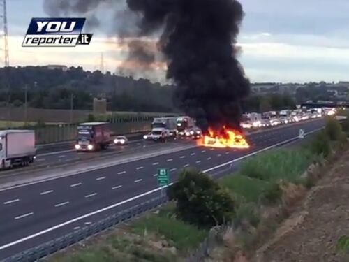 Rapina al portavalori in autostrada, bottino da cinque milioni di euro