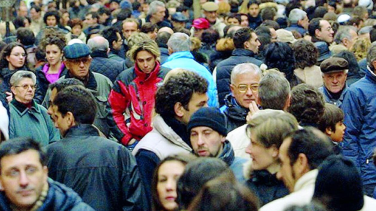 Negozi, ecco le parafarmacie con cibo e sushi pure di notte