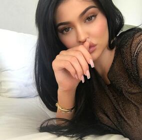 Kylie Jenner, scollatura hot su Instagram 10