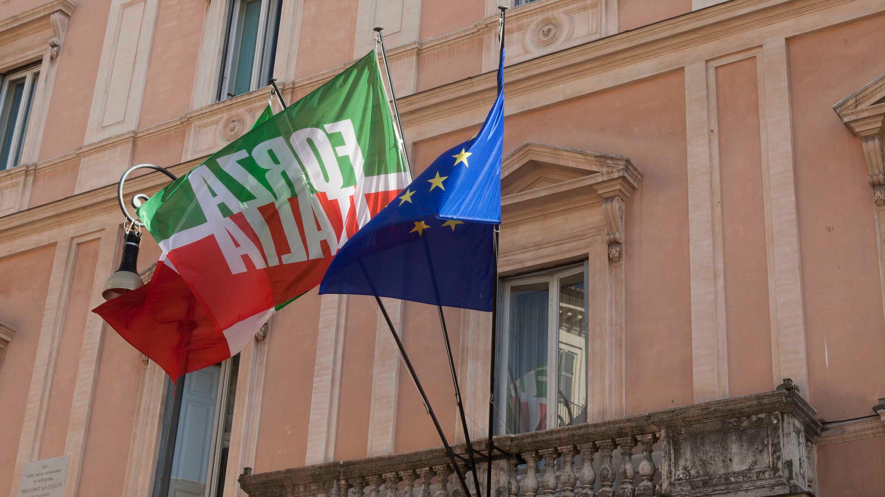 Lettera choc recapitata a Forza Italia: "Fascisti, vi impiccheremo"