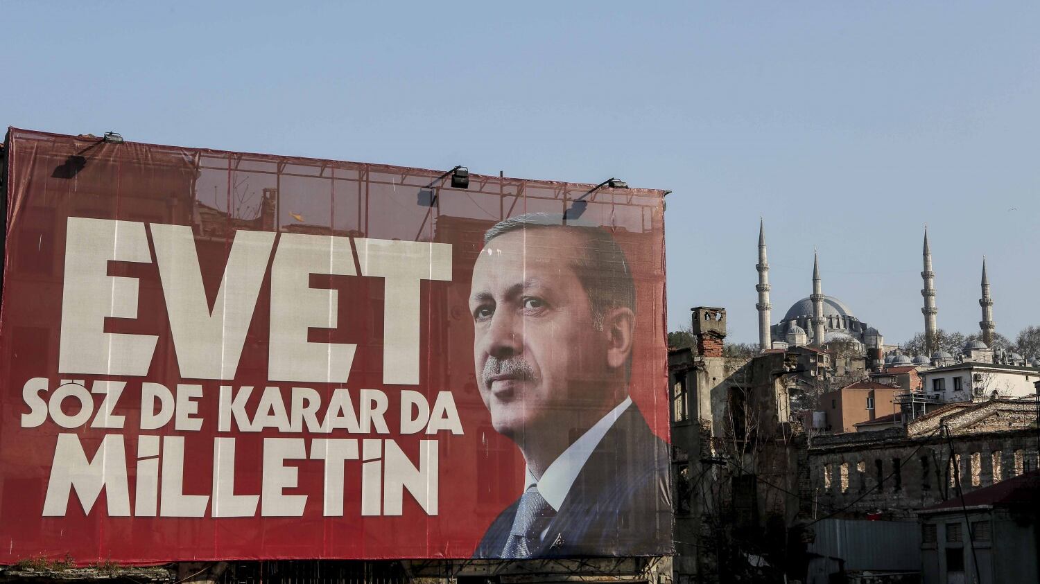Nel referendum sul Reis si gioca il futuro della Turchia