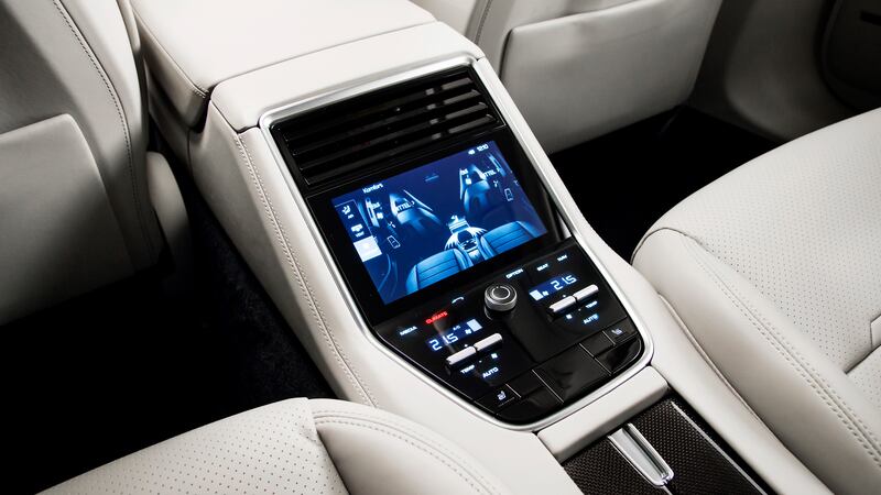 Le immagini della nuova Porsche Panamera 10