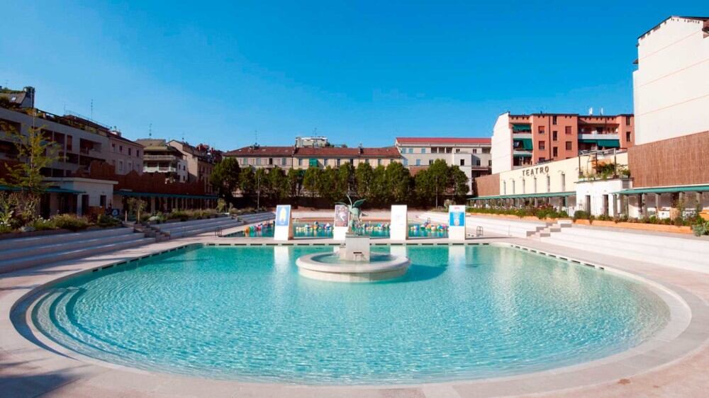 Continuano le vacanze a Milano: tintarella in piscina, un buon gelato e una sosta al chiosco