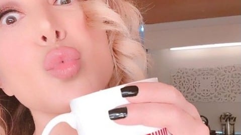 Barbara d'Urso, la colazione al mattino è sexy