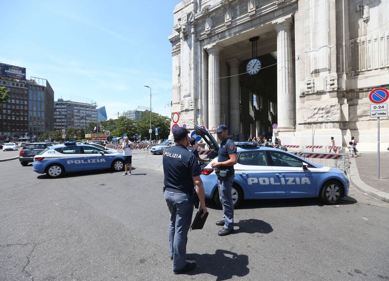Milano, agente Polfer aggredito da migrante 15