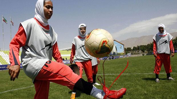 Imam saudita lancia fatwa sui Mondiali "Calcio sport abominevole"