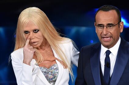 Virginia Raffaele si "trasforma" in Donatella Versace: le foto 6