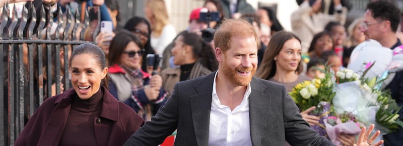 Harry e Meghan, bagno di folla nel primo impegno pubblico a Nottingham