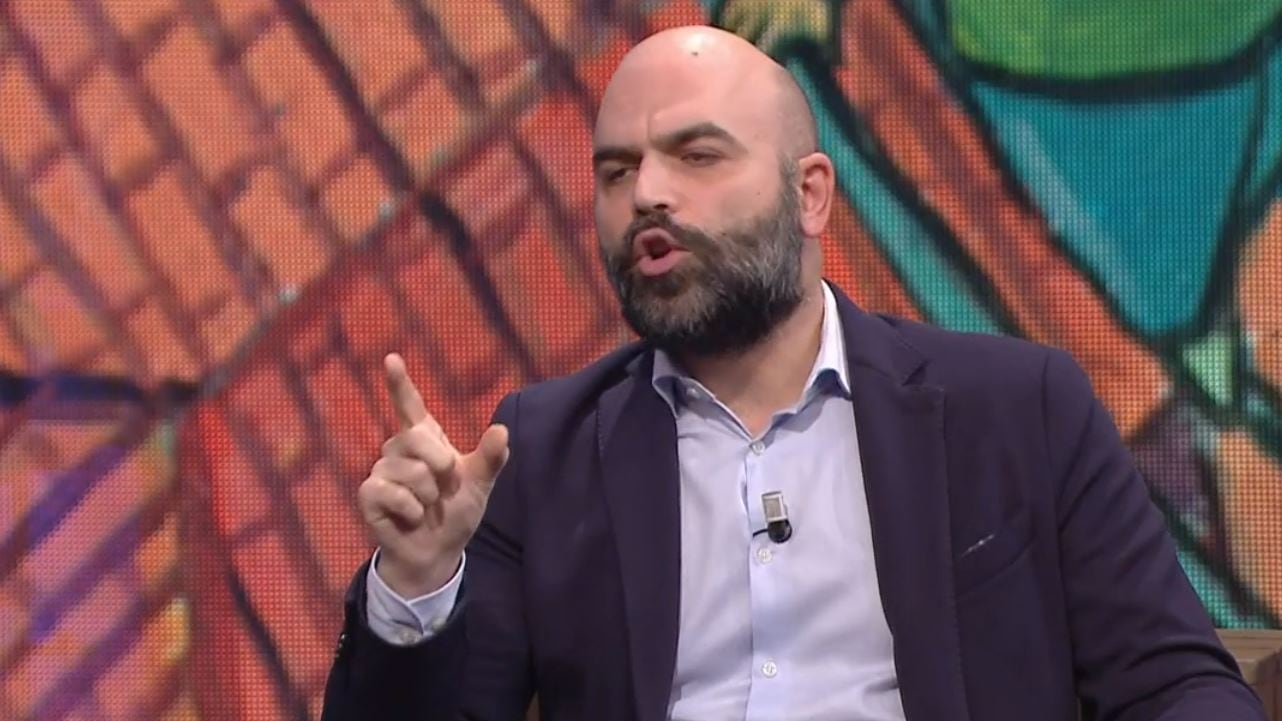 Saviano scivola sulla foto di un bimbo ucraino: è bufera