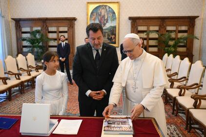 Matteo Salvini e la figlia Mirta in udienza da Papa Leone XIV 8
