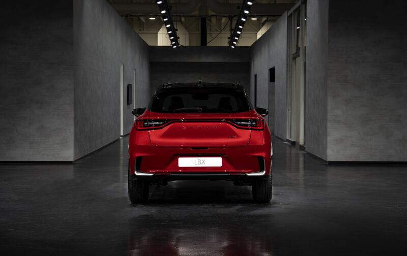 Le foto del nuovo Lexus LBX ibrido 20
