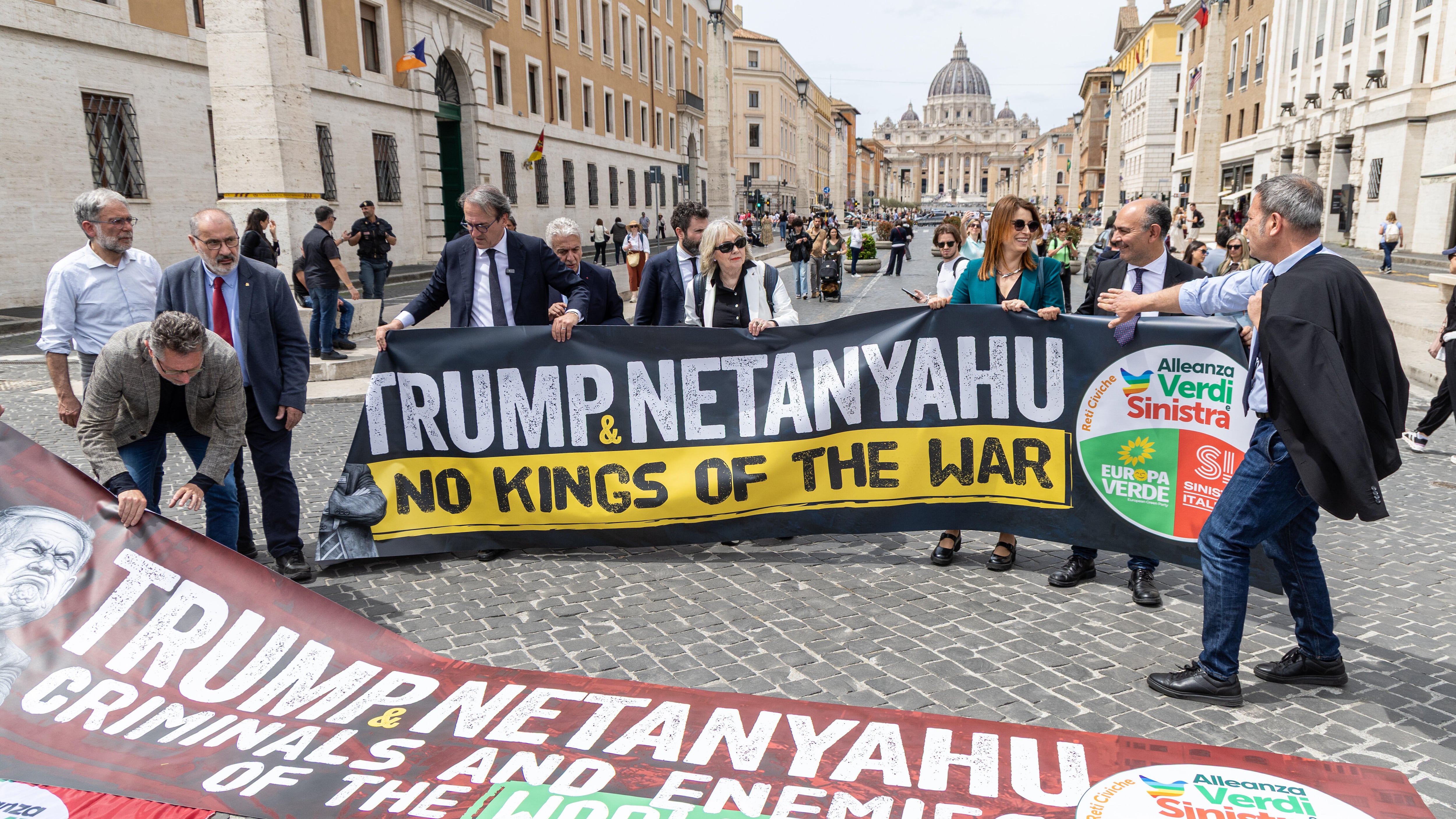 Avs, gruppi pro Pal e collettivi. A sinistra fanno a gara per protestare contro gli Usa