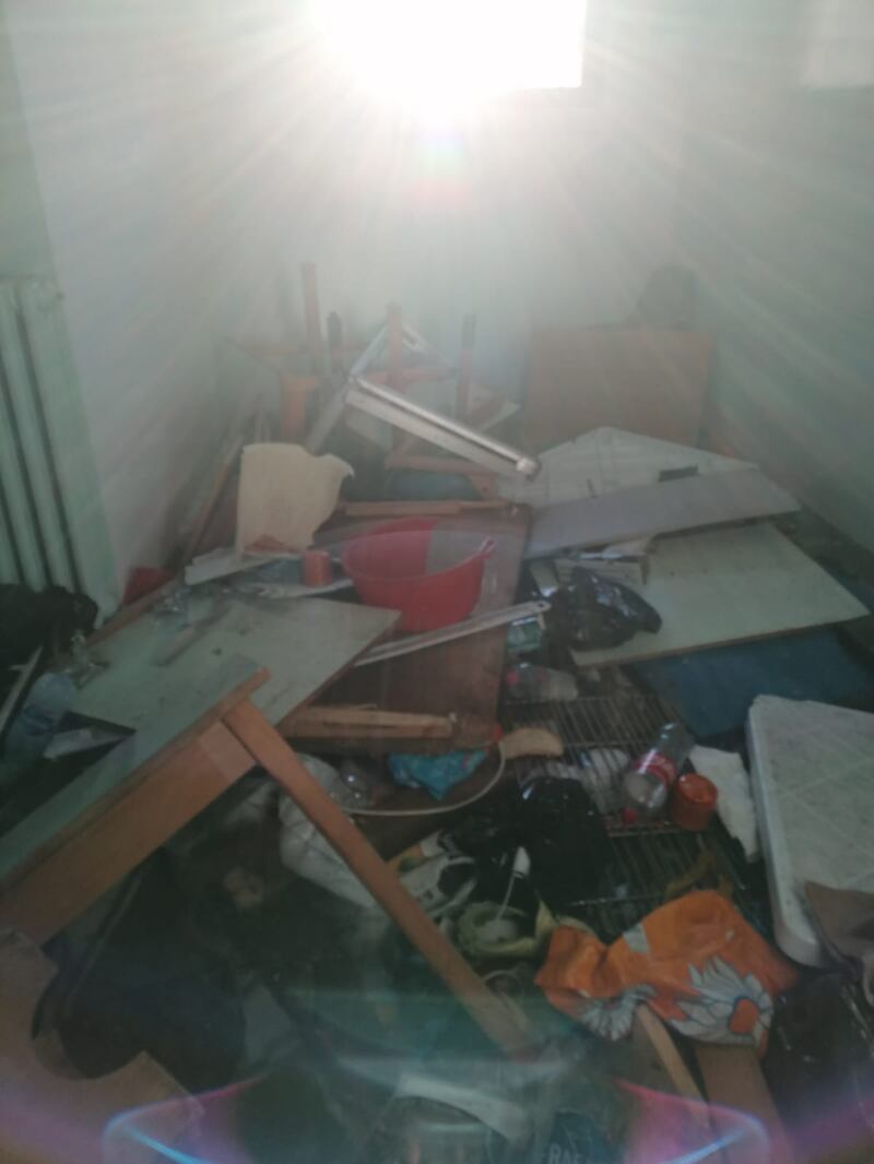 Modena e Bologna, le carceri devastate e le minacce sui muri 5