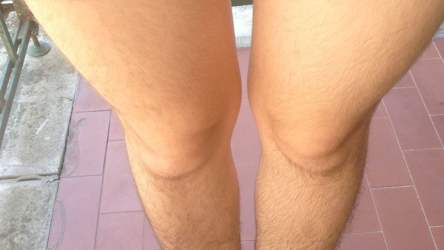 "Non mi depilo" e posta la foto su Facebook: il web la copre d'insulti