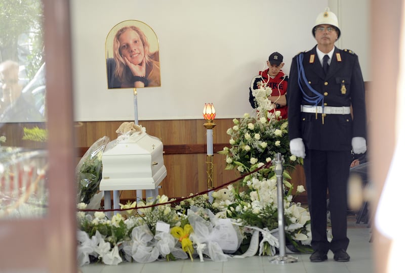 La scomparsa di Sarah Scazzi e l'ultimo saluto di Avetrana 7