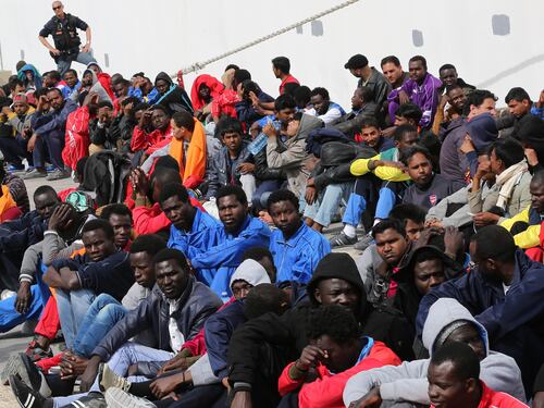 Sbarchi, invasione senza fine: recuperati 4.200 immigrati