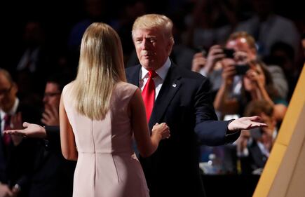 La Famiglia si stringe intorno a Trump 9