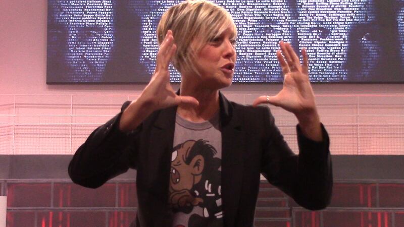 Nadia Toffa nello studio di "Openspace" 5