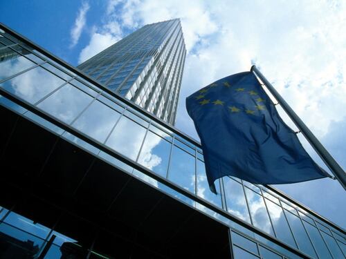 L'Ue rivede le stime sull'Italia. E lancia un avvertimento a Renzi