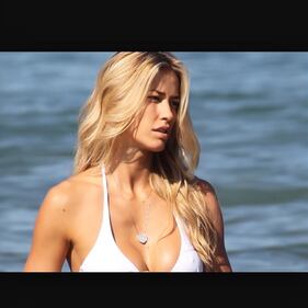 Elena Santarelli, pilates su Instagram 11