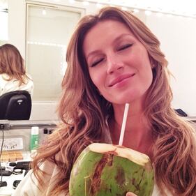 Gisele si mette "a nudo" per Vogue 9