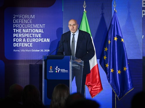 Meloni: risposta ferma. L’allarme di Crosetto: è la guerra ibrida russa