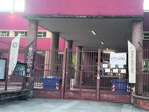 Gli italiani in fuga dalle classi ghetto piene di stranieri