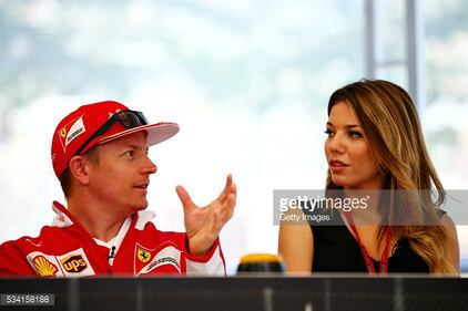 Federica Masolin, l'inviata di Sky che ha provato a regalare la maglia dell'Italia a Vettel 2
