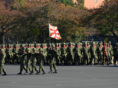 “Truppe dispiegate per la prima volta dalla Seconda Guerra Mondiale”: cosa c'è dietro la mossa del Giappone