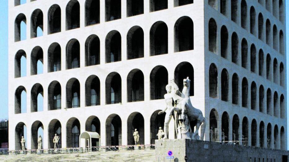 Ma il potere ama mettersi in mostra. Come spiega la Roma fascista
