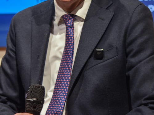 Occhiuto: "La Calabria istituisce il "reddito di merito": 1.000 euro al mese per chi resta a studiare nelle nostre Università"