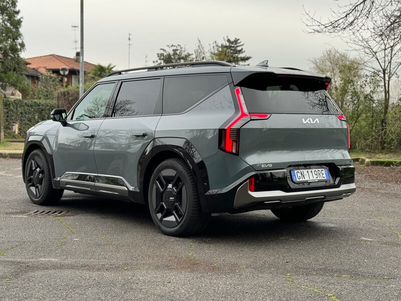 Kia EV9 AWD: guarda la gallery del SUV elettrico 7 posti super tecnologico 1
