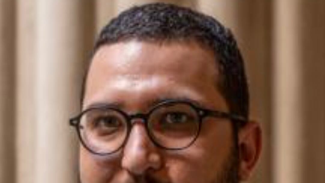 I due fidanzati nemici politici e l'addio (anti-patriarcato) di lui