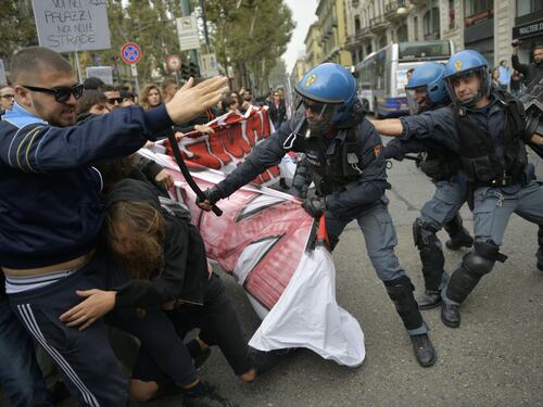 G7 Torino, scontri tra manifestanti e forze dell'ordine