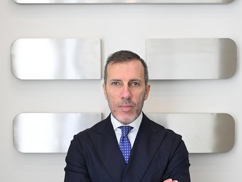 Tim ritorna al profitto. Più sinergie con Poste