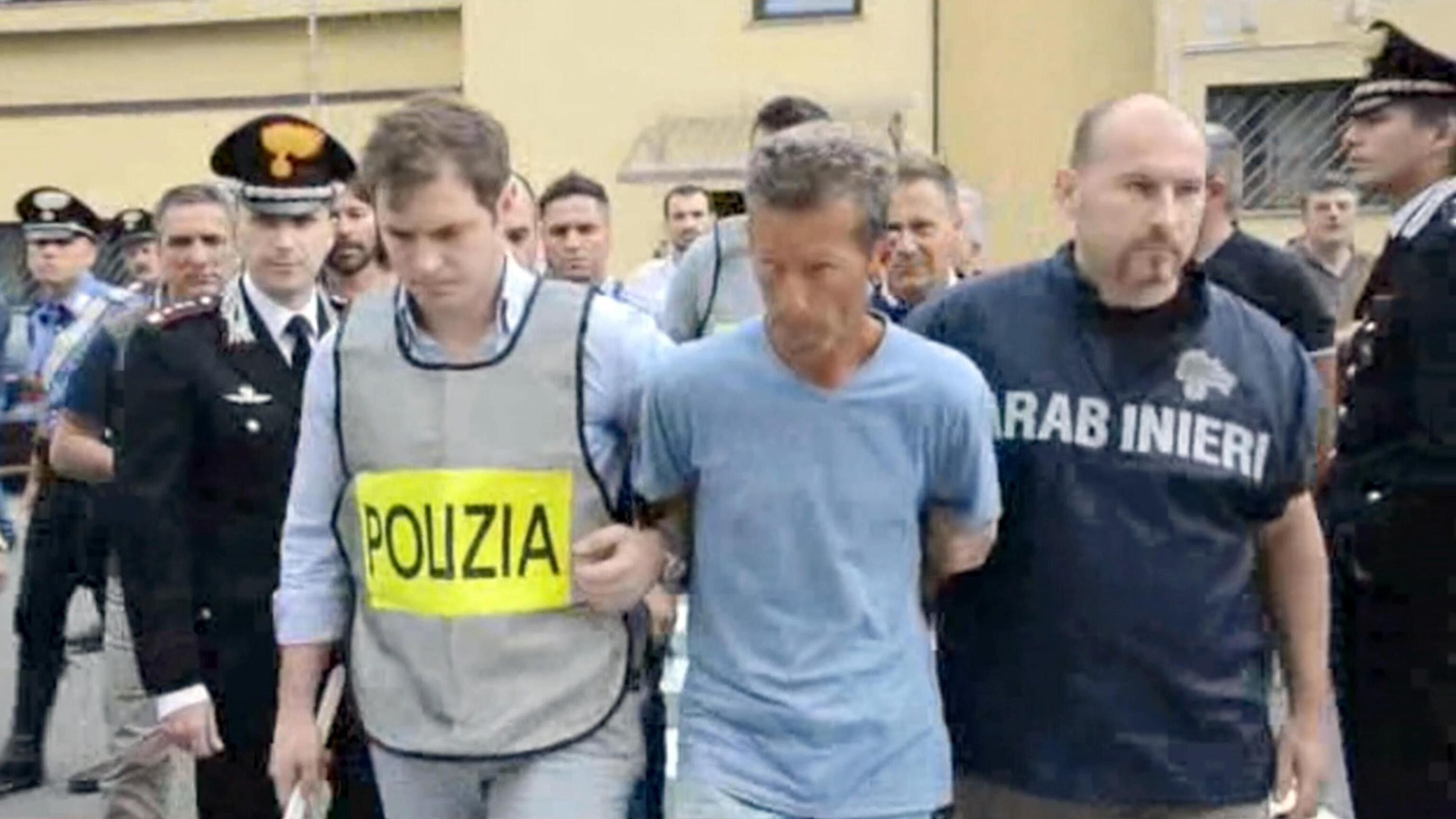Caso Bossetti, alla Corte una busta con due proiettili