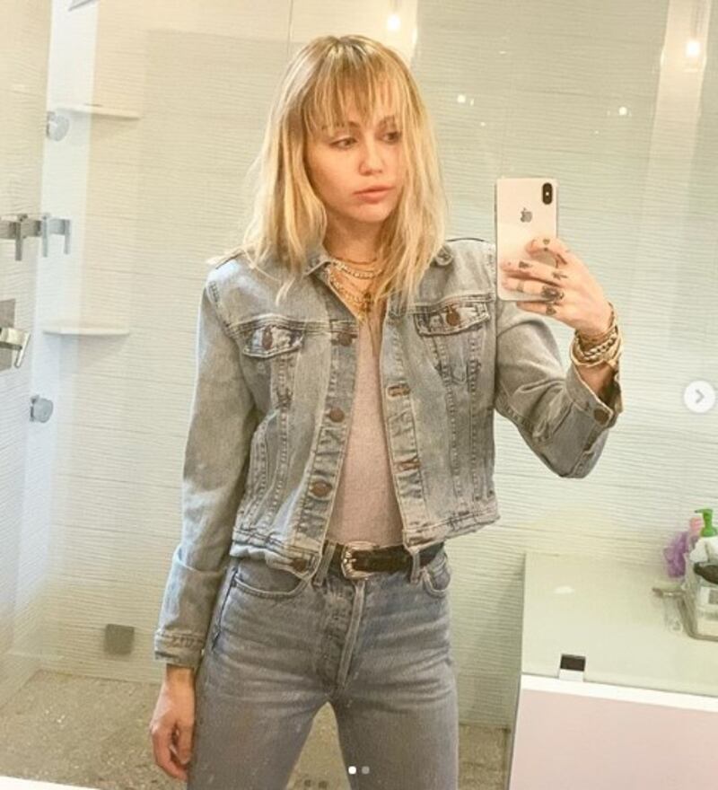 Liam Hemsworth e Miley Cyrus, le foto più belle 10