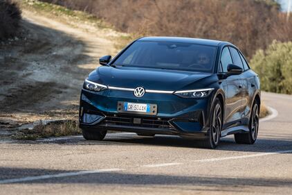 Volkswagen ID.7, primo contatto: guarda la gallery 7