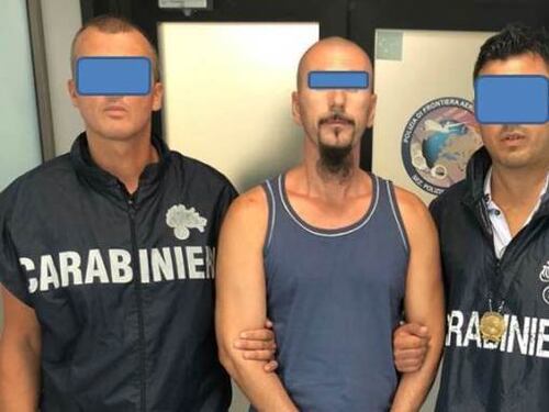 La furia dell'albanese: gli conficca il cacciavite e lo ammazza
