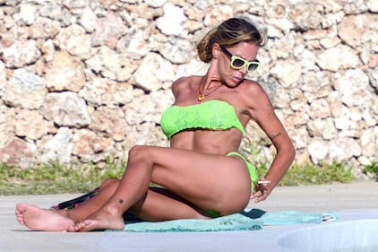 Guendalina Canessa, selfie da urlo allo specchio 1