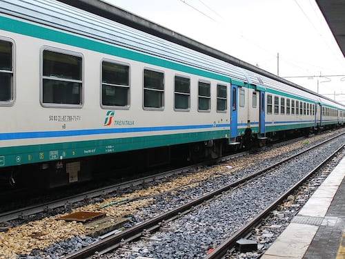Coppia di cinesi dimentica il figlio di 7 anni sul treno