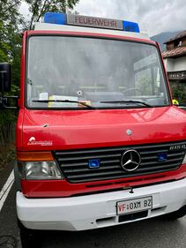 San Candido, l'omicida spara verso i pompieri: le immagini dei colpi sulla vettura 5