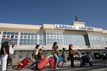 Dirottato volo EgyptAir: in ostaggio 4 stranieri 3