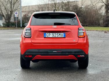 Fiat 600e: guarda la gallery del crossover elettrico 9