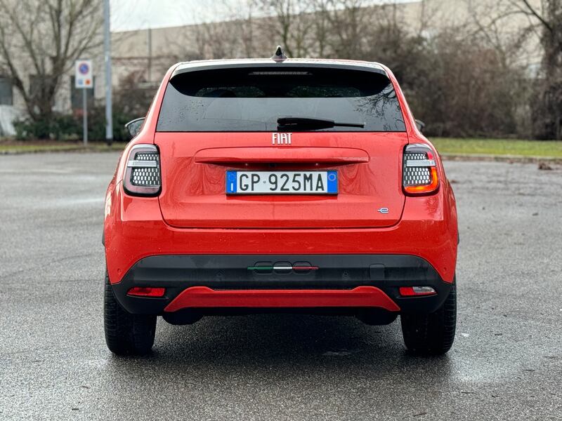 Fiat 600e: guarda la gallery del crossover elettrico 9