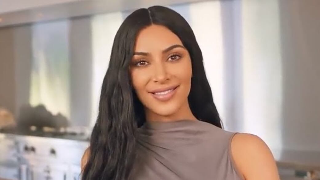Spettacolo di luci di Natale a casa Kardashian, i social: "Ma la bolletta?"