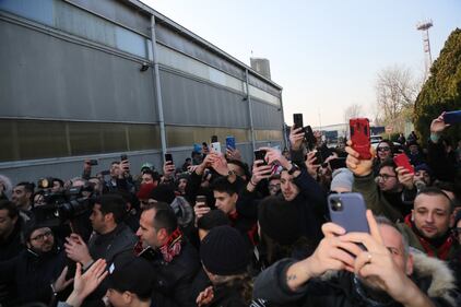 Ibrahimovic sbarca a Milano: le immagini del ritorno di Zlatan 9
