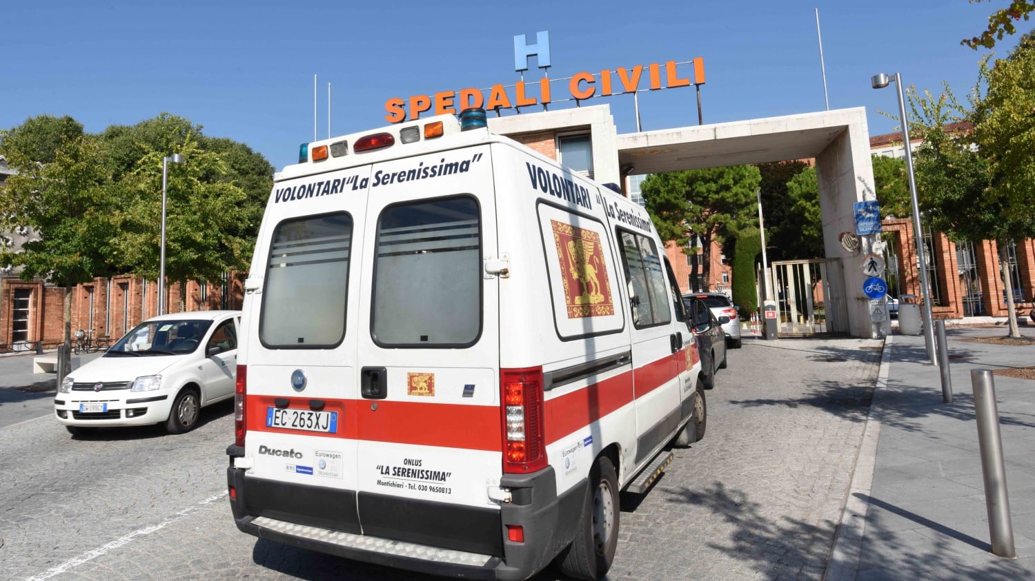 Lasciate la politica fuori dagli ospedali
