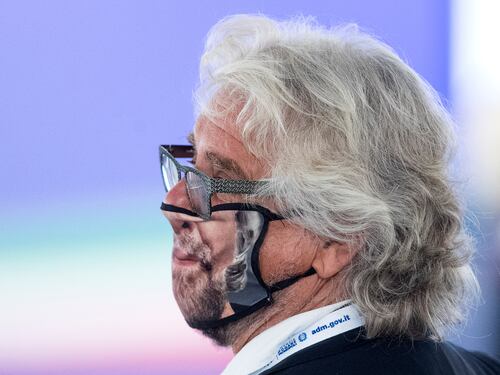 Grillo: "Doppio mandato? Un pilastro", esplode la rabbia nel M5S