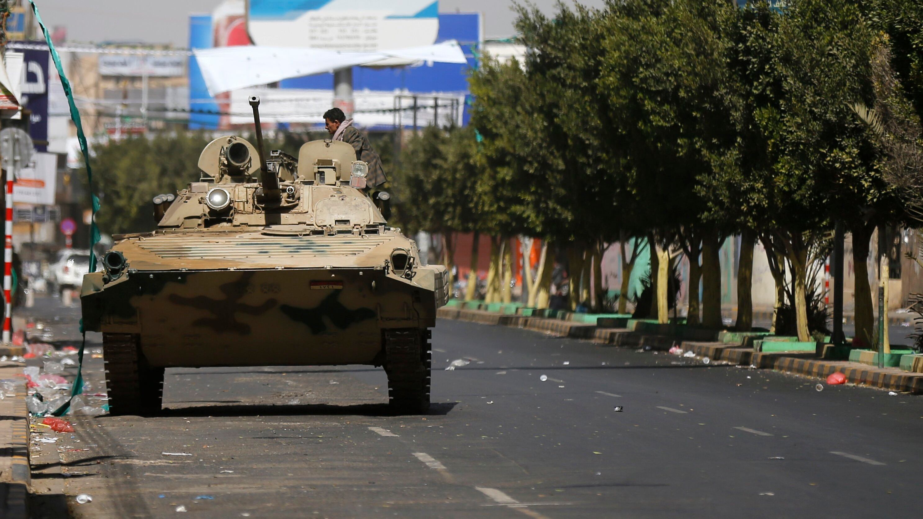 Yemen, i miliziani sciiti sono entrati nel palazzo presidenziale di Sana'a